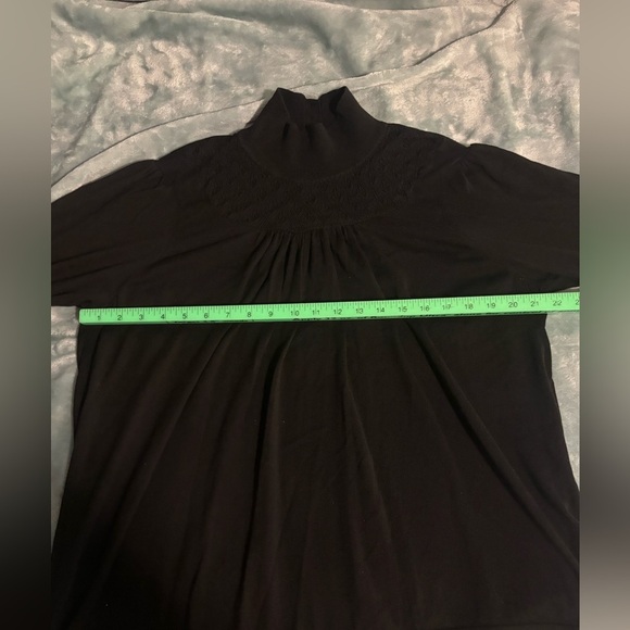Women’s Apt 9 Sweater. Size 2XL black. Buttons and designs long sleeve knit - Picture 9 of 12